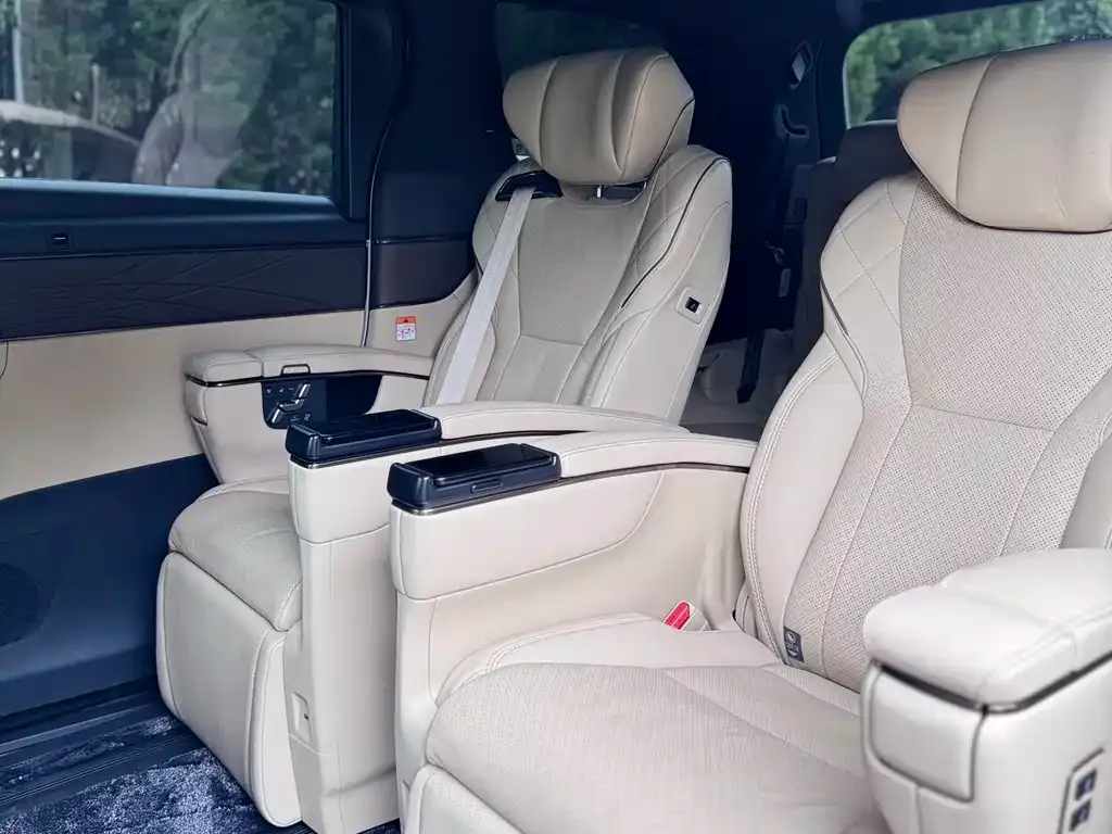 Toyota Vellfire — фото 9