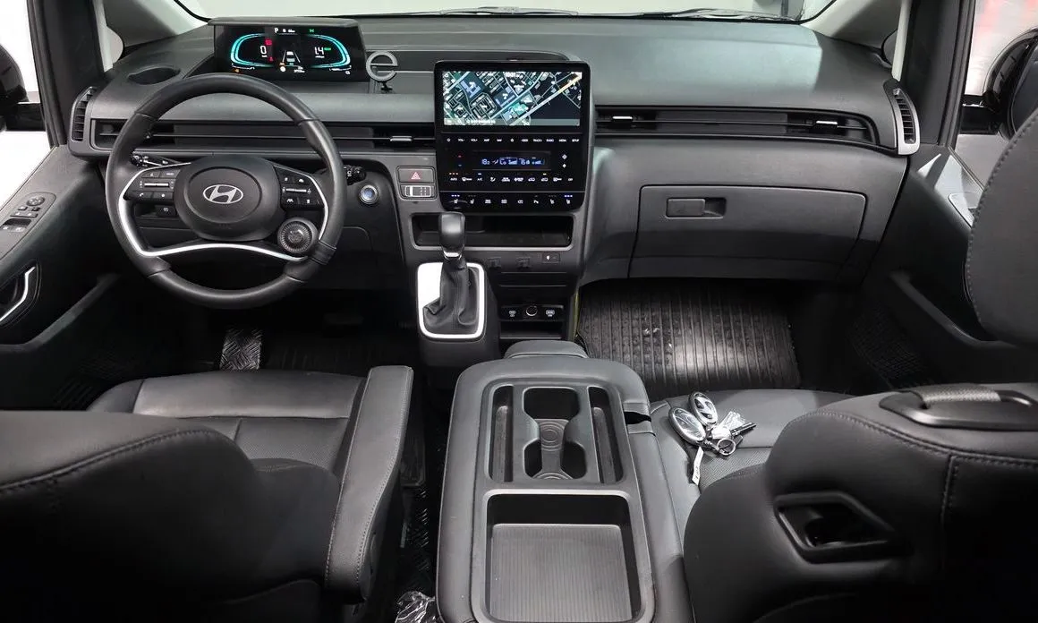 Hyundai Staria — фото 2