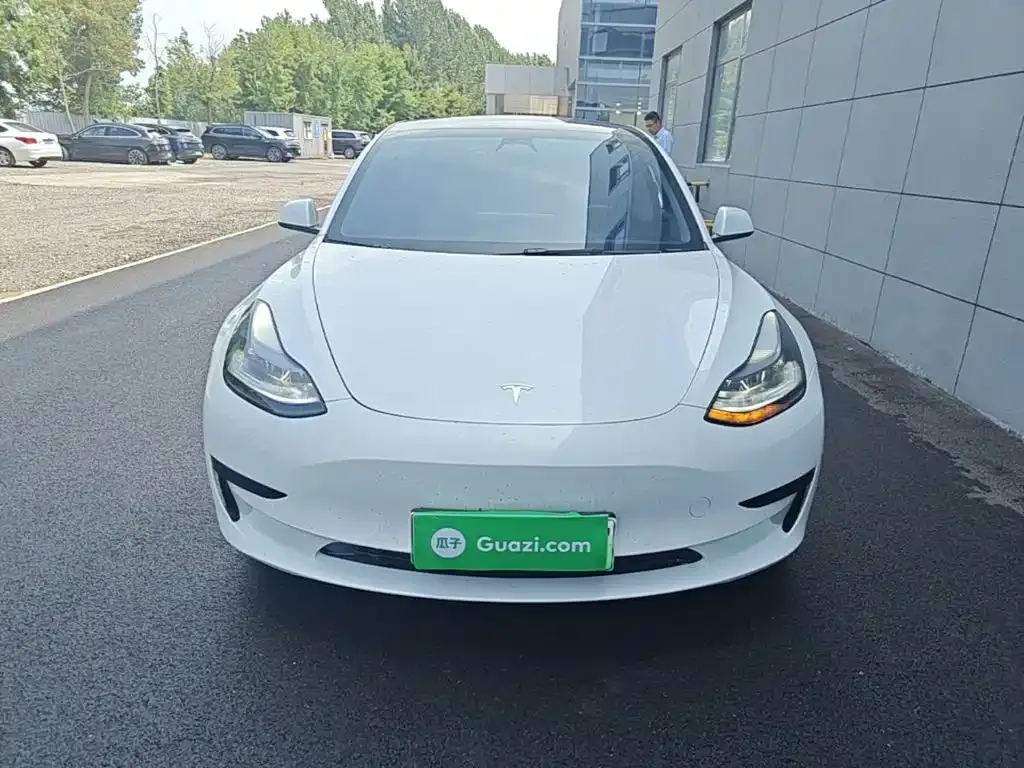 Tesla Model 3 — фото 5