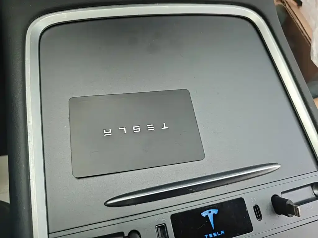 Tesla Model 3 — фото 3