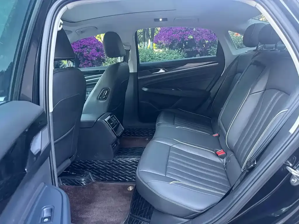 Volkswagen Passat — фото 7