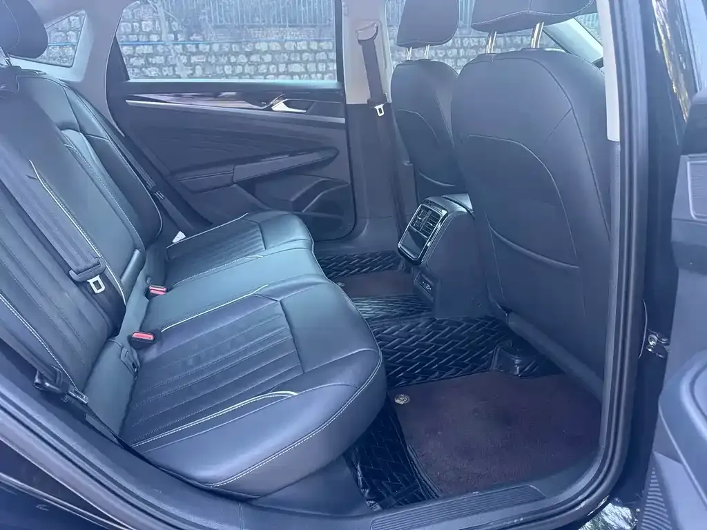 Volkswagen Passat — фото 2