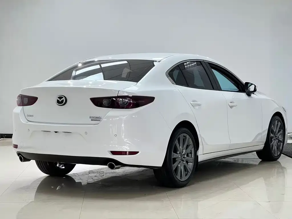 Mazda 3 Axela — фото 2