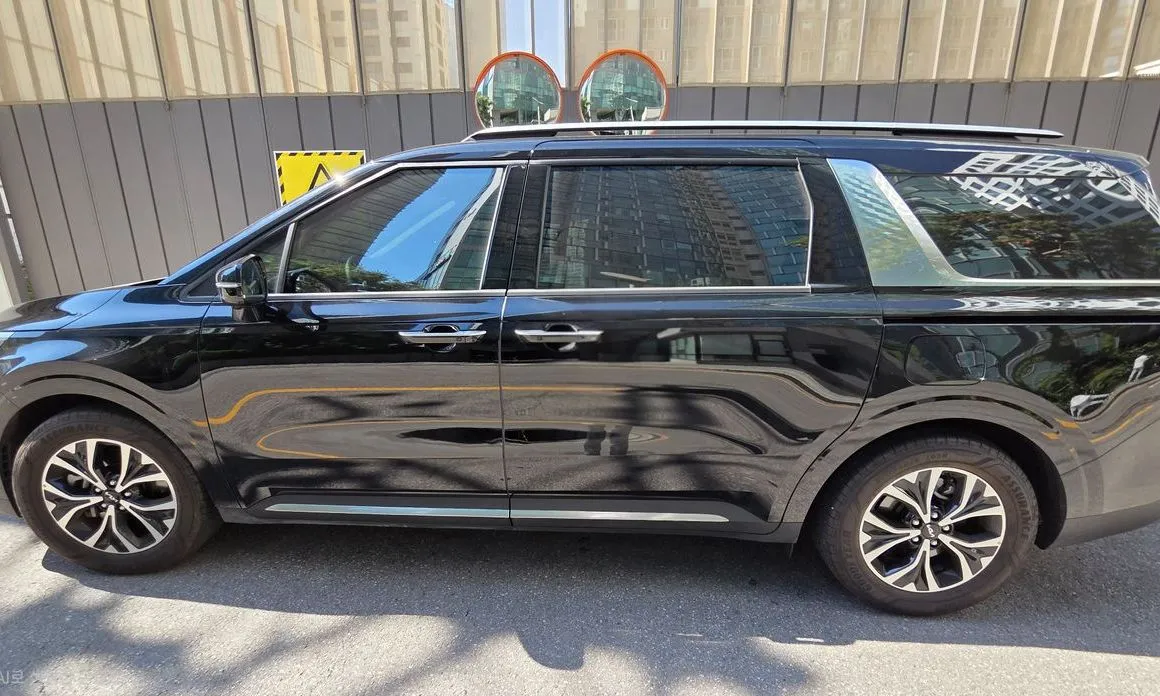 Kia Carnival — фото 1