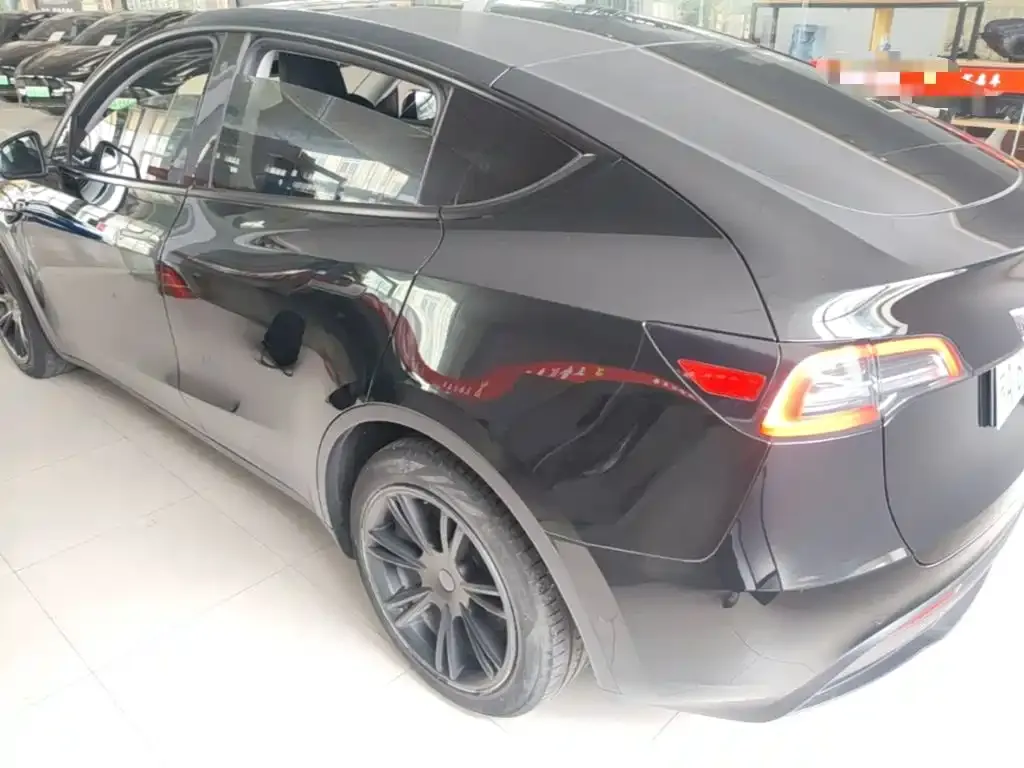 Tesla Model Y — фото 9