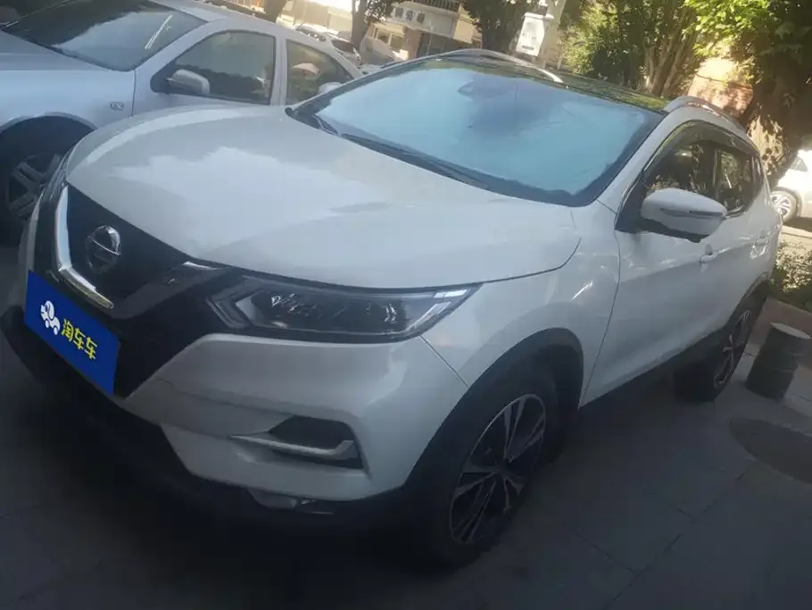 Nissan Qashqai — фото 1