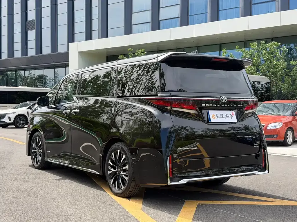 Toyota Vellfire — фото 7