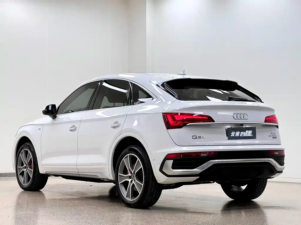 Audi Q5L Sportback — фото 2