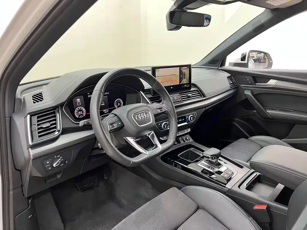 Audi Q5L Sportback — фото 10
