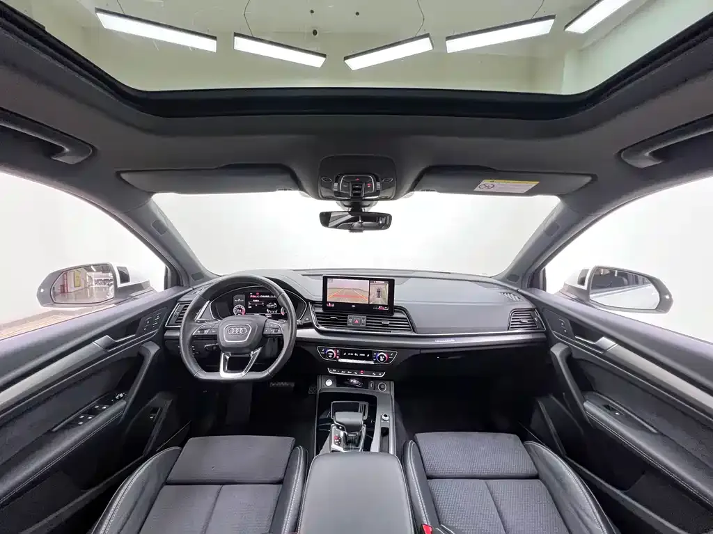 Audi Q5L Sportback — фото 5