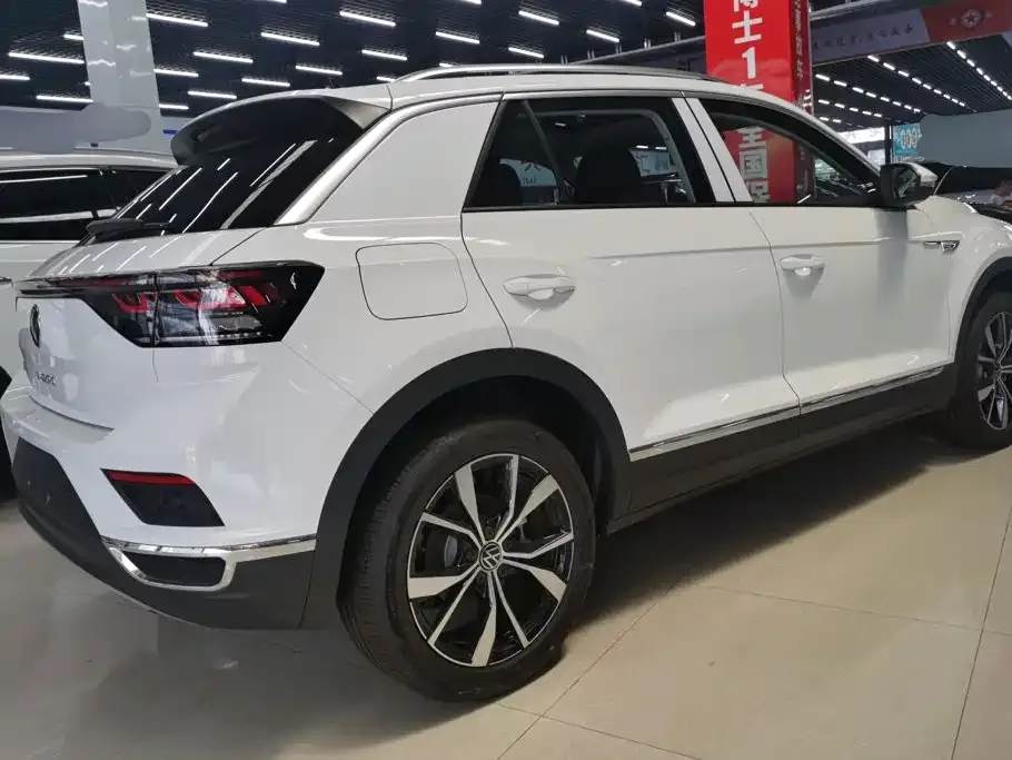 Volkswagen T-Roc — фото 4