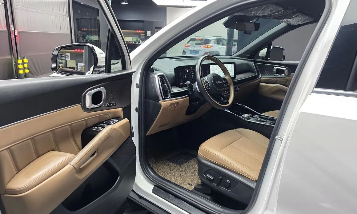 Kia Sorento — фото 10