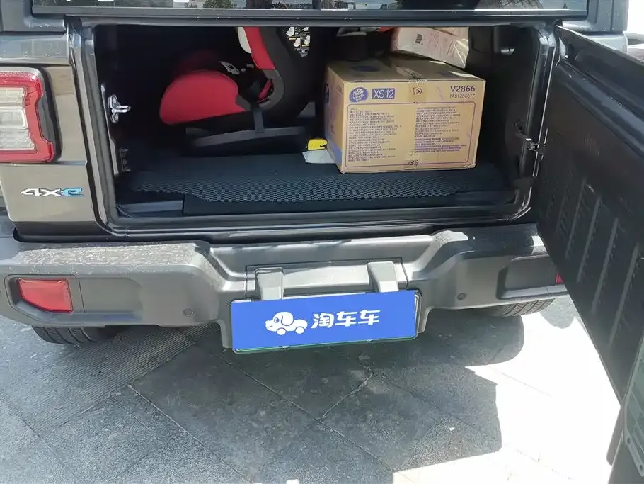 Jeep Wrangler PHEV 2023 из CN, фото 9