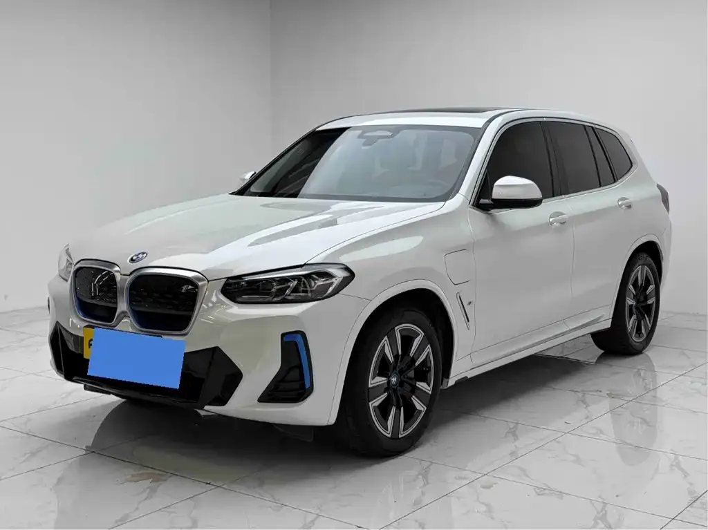 BMW iX3 — фото 1