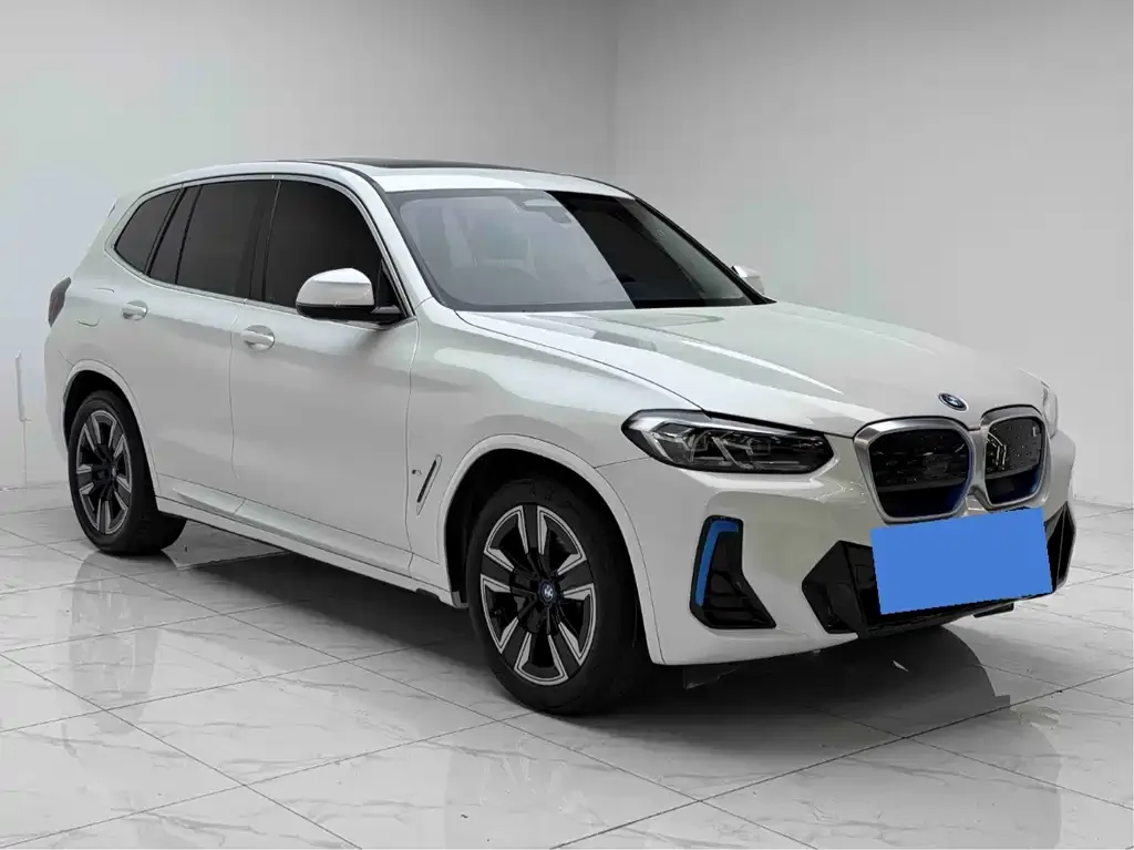 BMW iX3 — фото 2