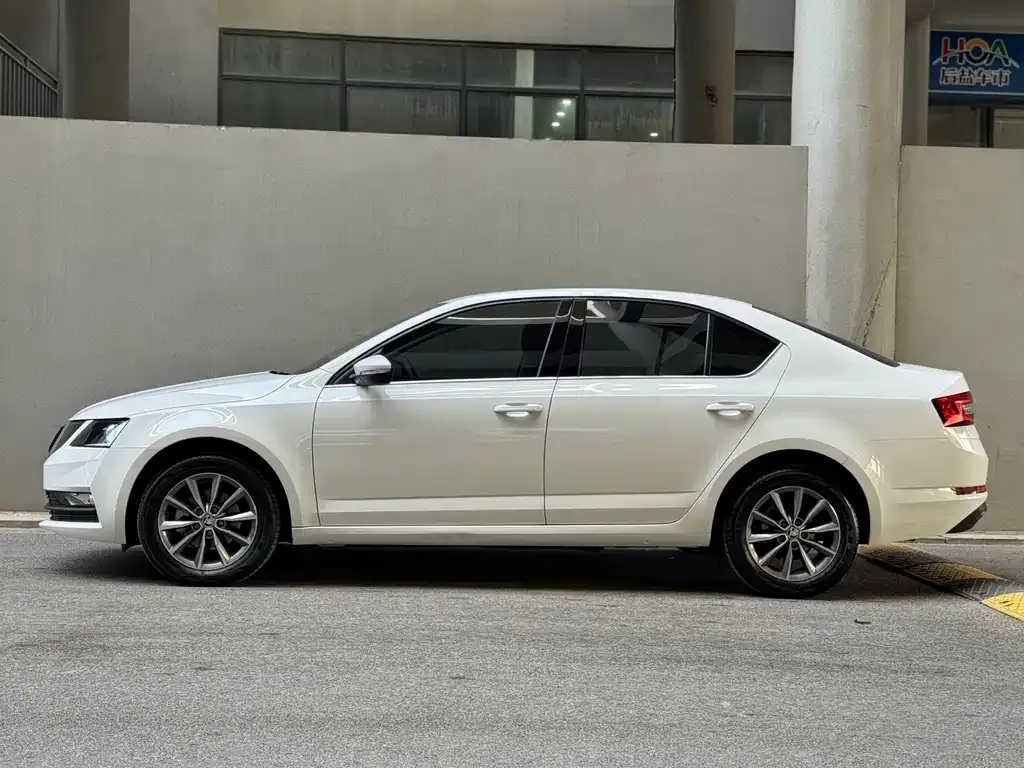 Skoda Octavia 2021 из CN, фото 2