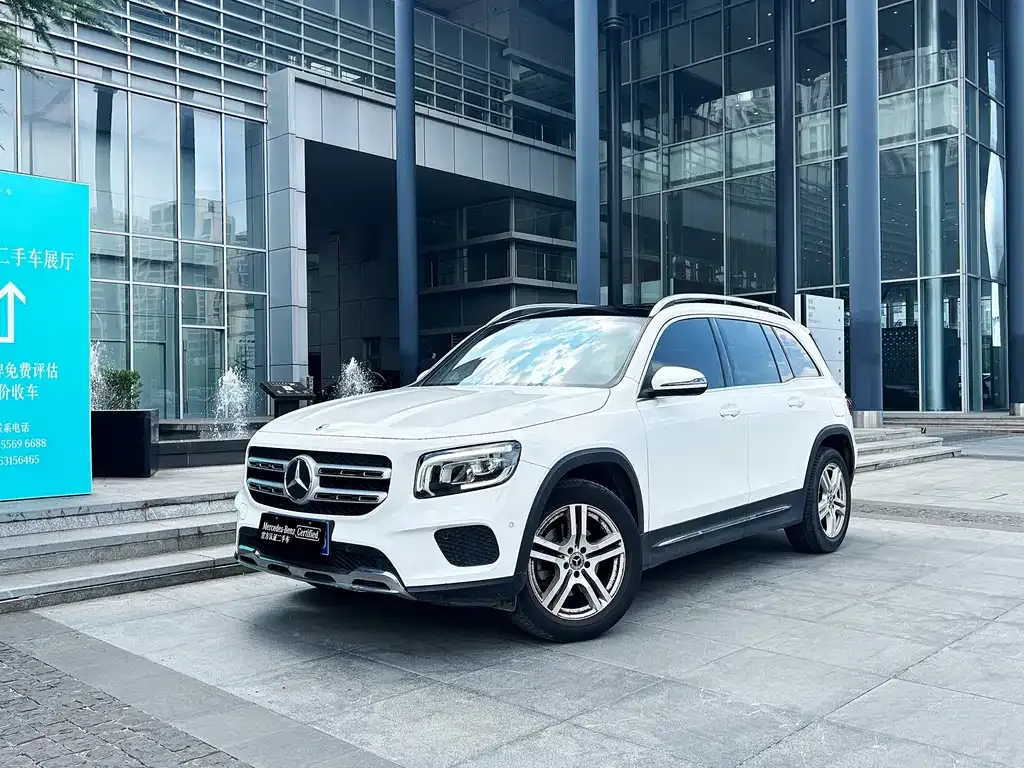 Mercedes-Benz GLB — фото 1