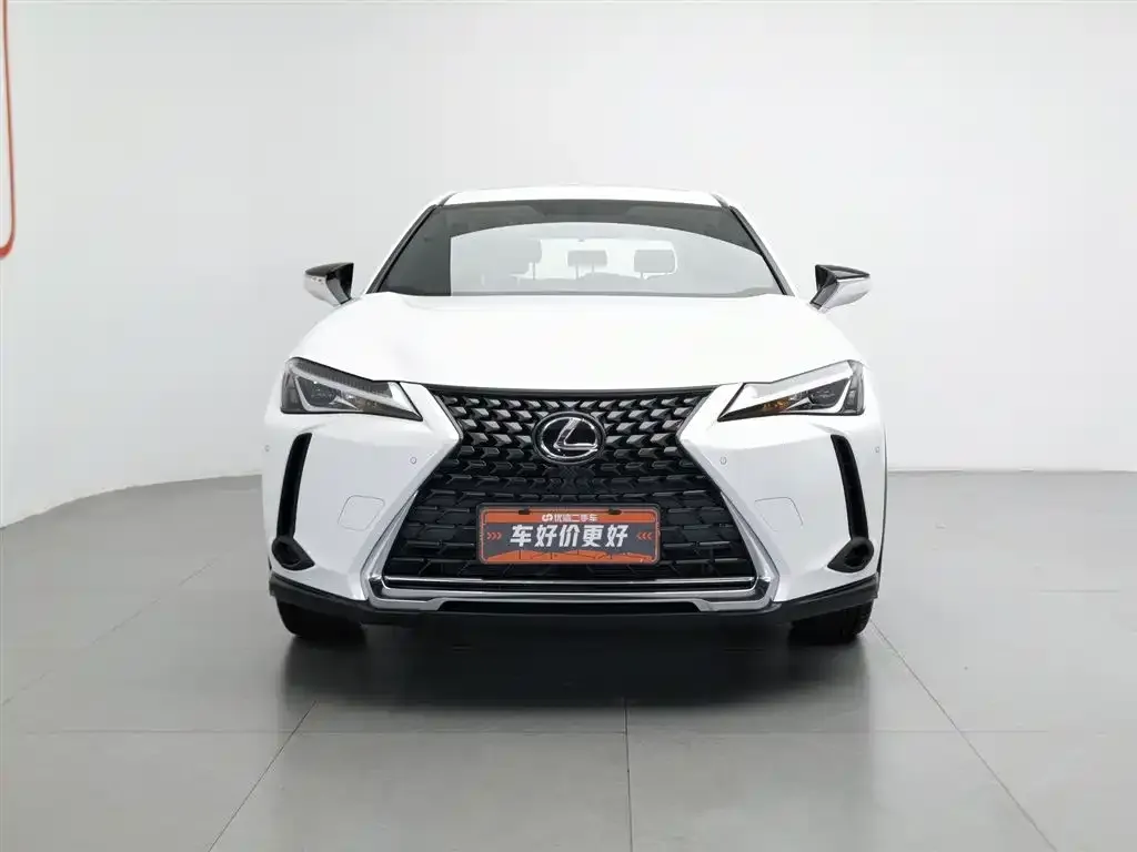 Lexus UX — фото 2