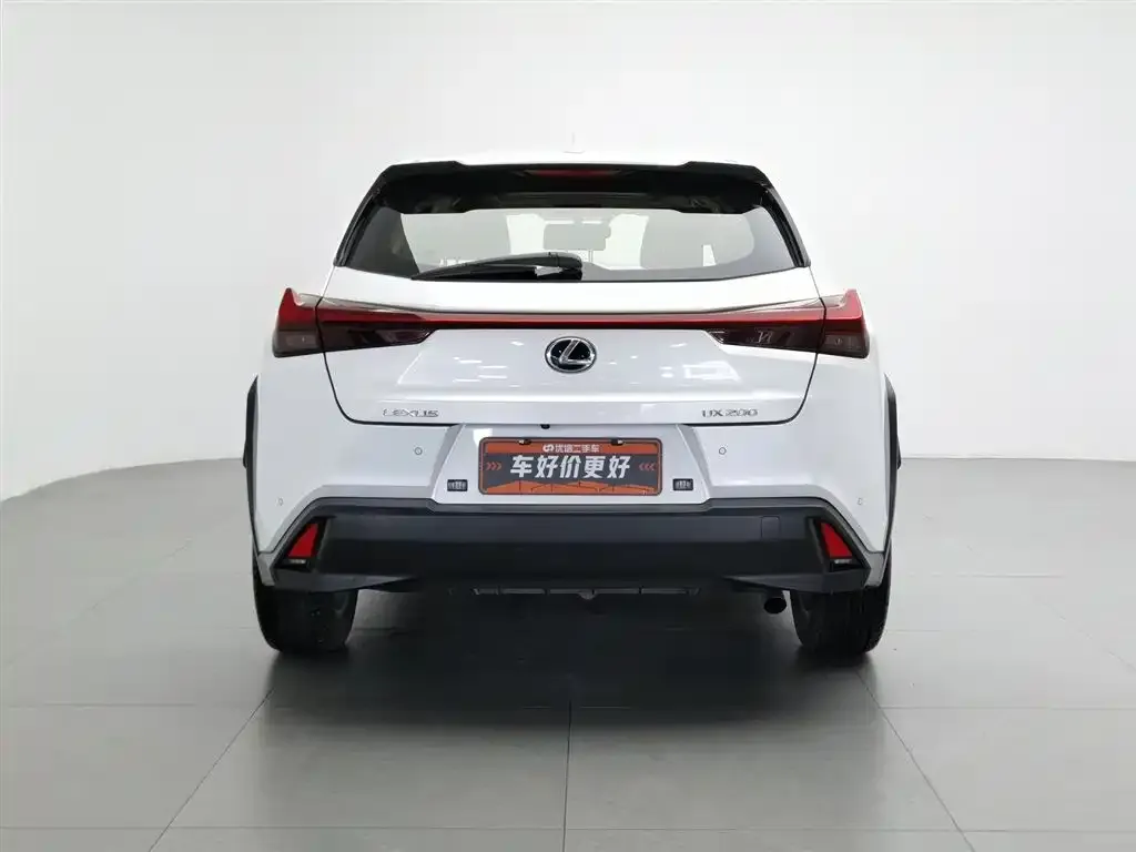Lexus UX — фото 3