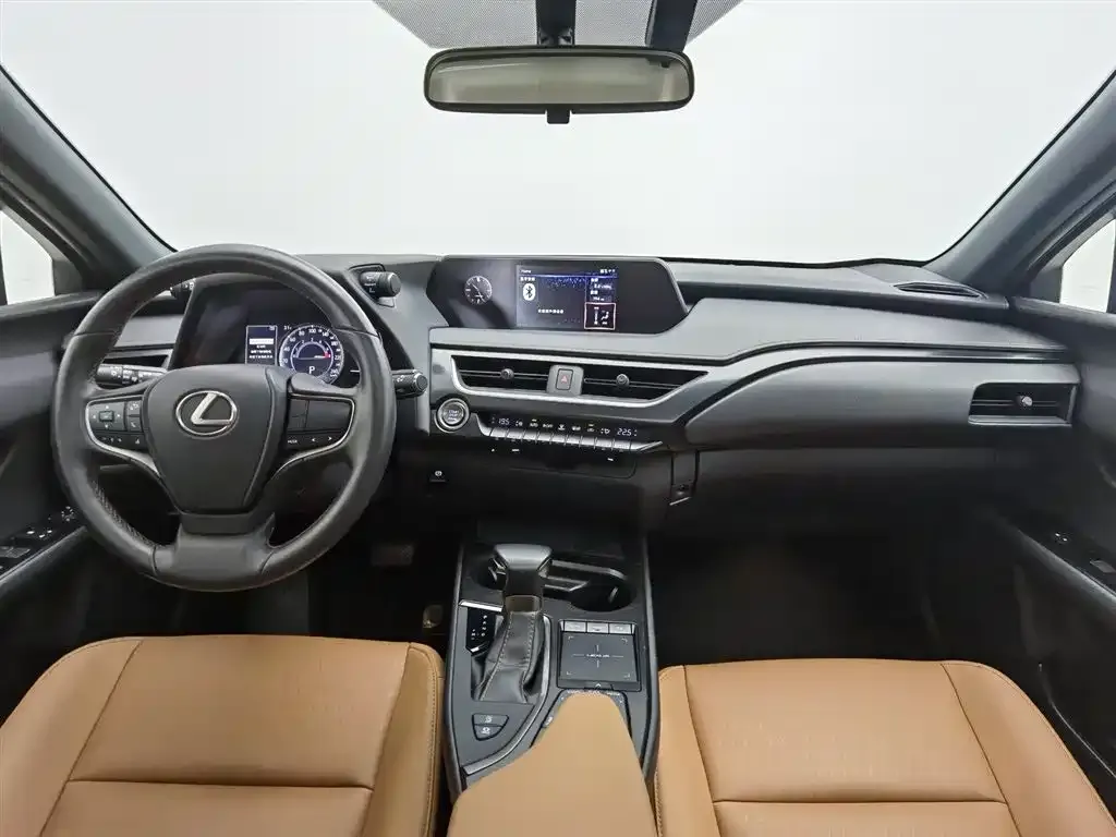 Lexus UX — фото 10