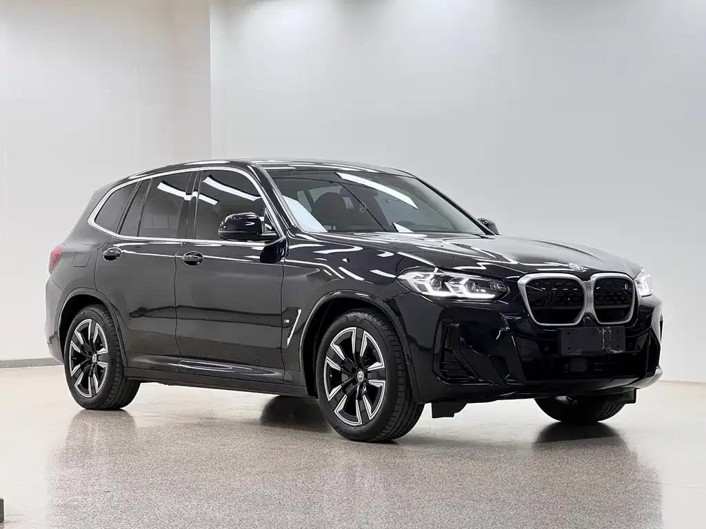 BMW iX3 — фото 4