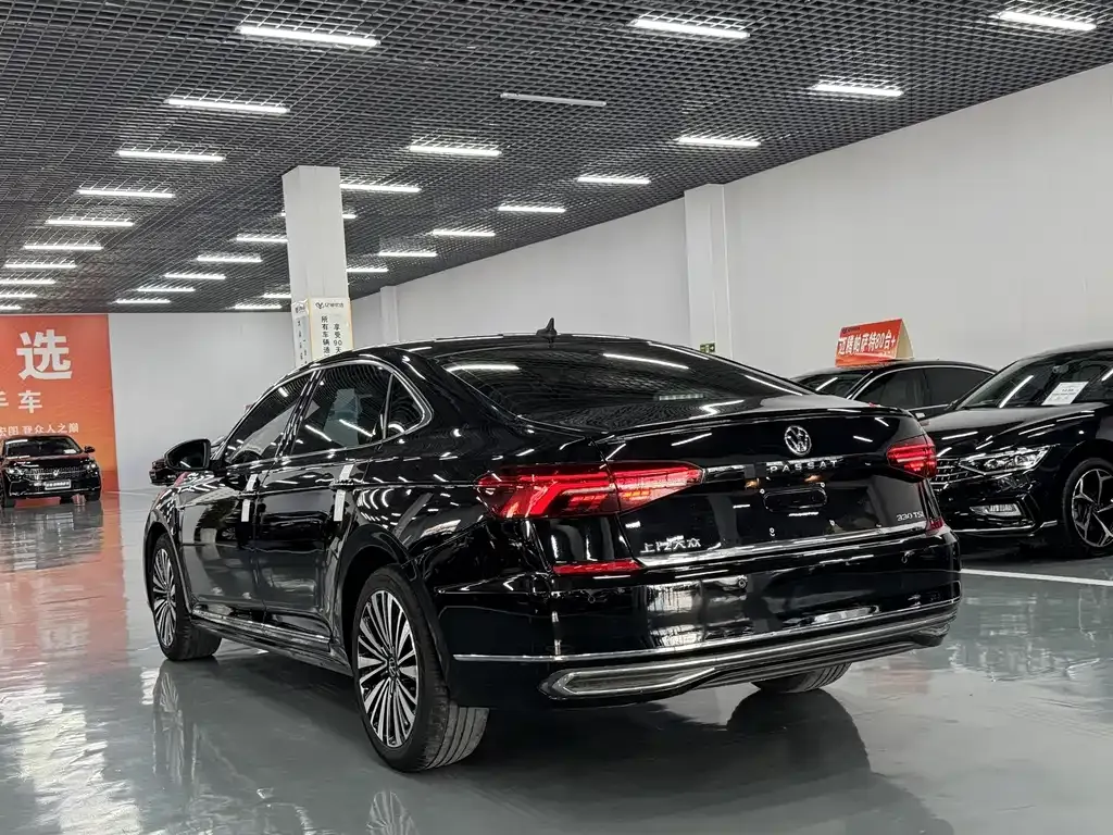 Volkswagen Passat — фото 7