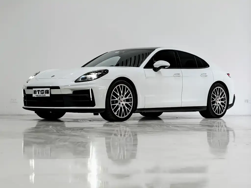 Porsche Panamera — фото 1