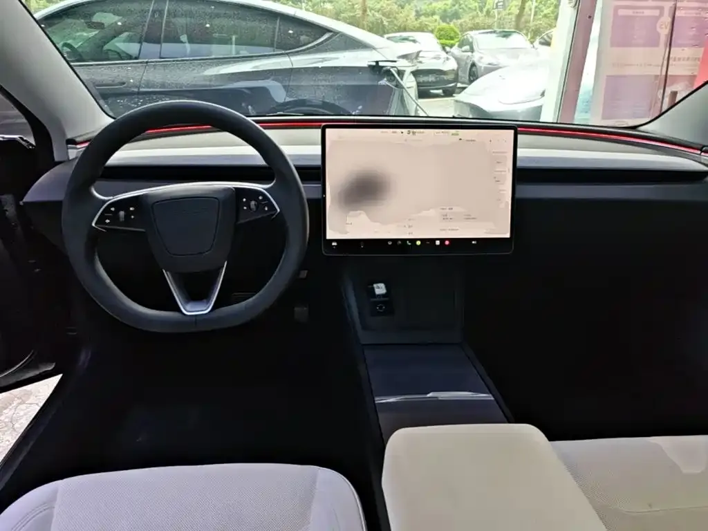 Tesla Model 3 — фото 2