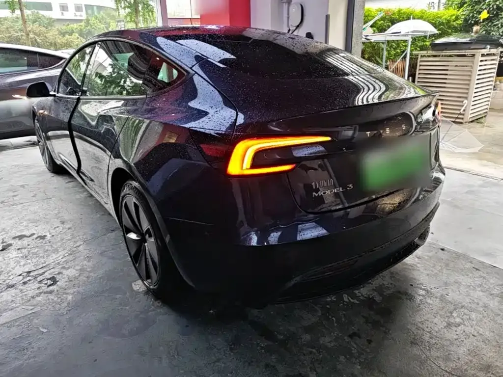 Tesla Model 3 — фото 8