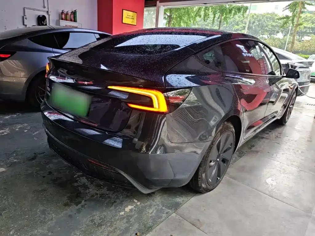 Tesla Model 3 — фото 6