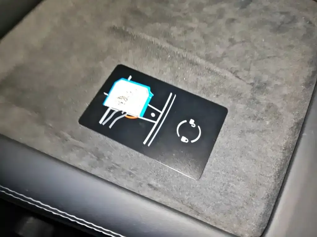 Tesla Model 3 — фото 10