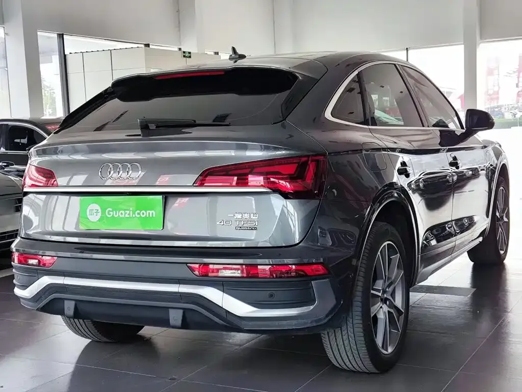 Audi Q5L Sportback — фото 8