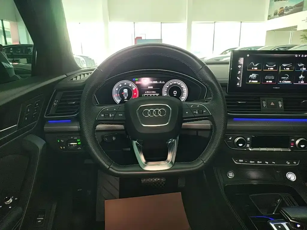 Audi Q5L Sportback — фото 4