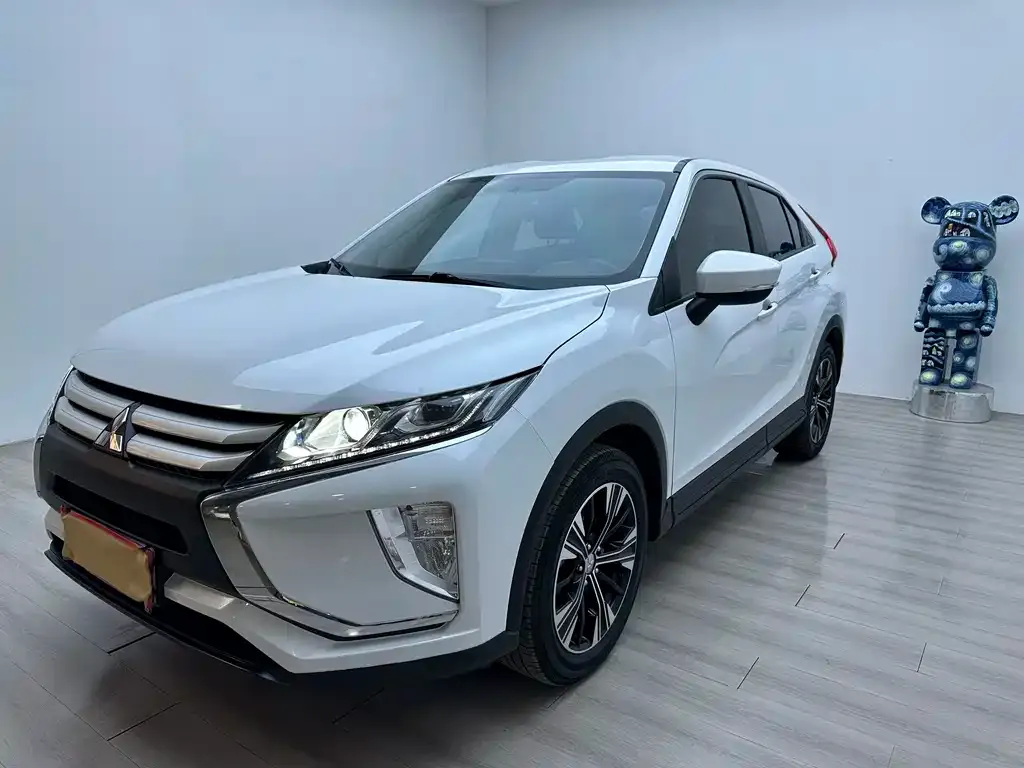 Mitsubishi Eclipse Cross — фото 1