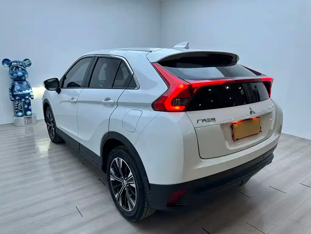 Mitsubishi Eclipse Cross — фото 5