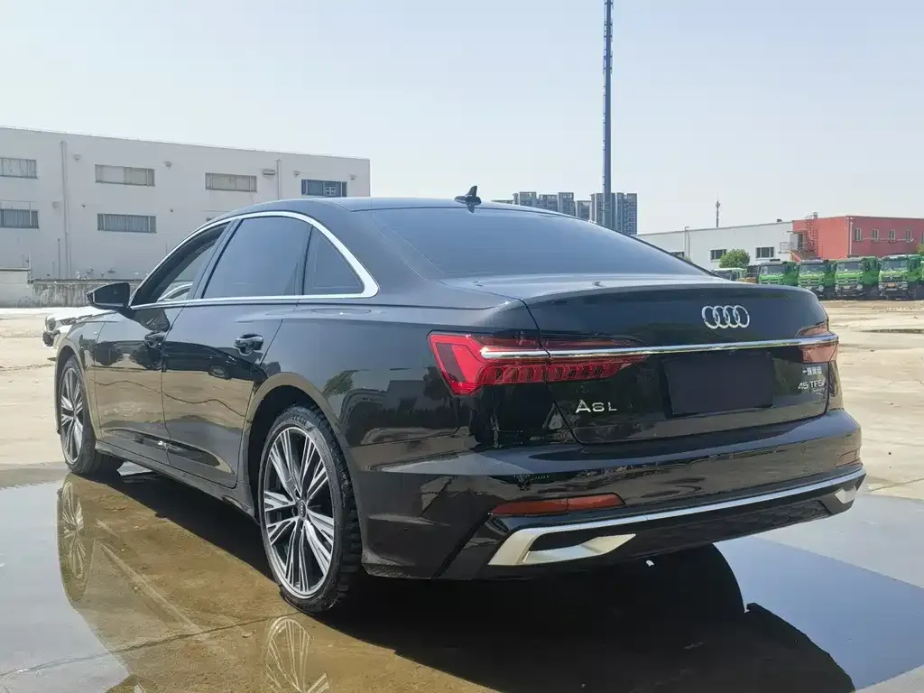 Audi A6L — фото 2