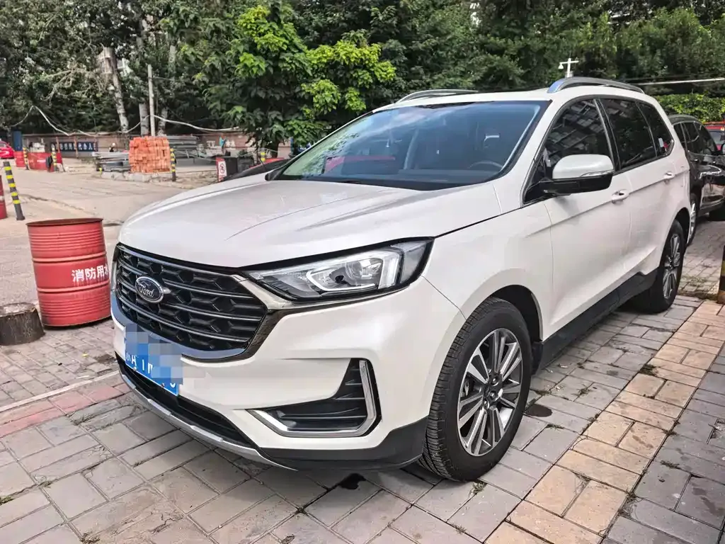 Ford Edge — фото 1