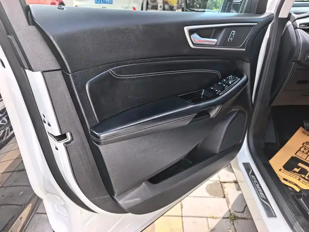 Ford Edge — фото 4