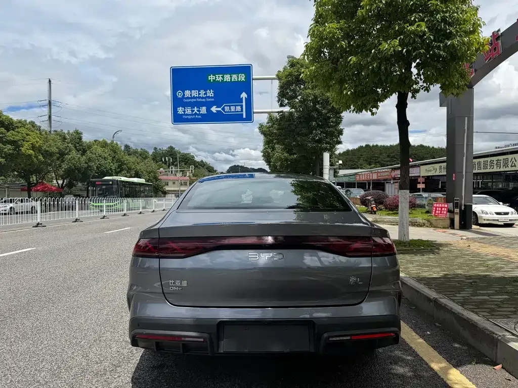 BYD Qin L — фото 8