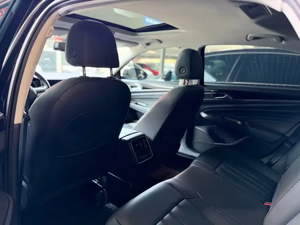 Volkswagen 帕萨特插电混动 — фото 2