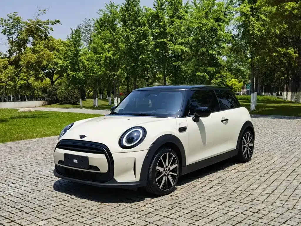 MINI Cooper (3-door) — фото 1