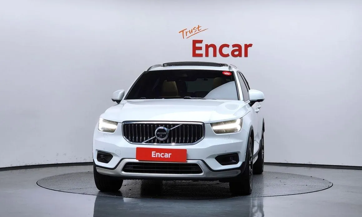 Volvo XC40 — фото 2