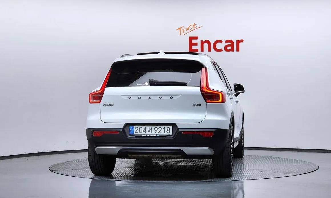 Volvo XC40 — фото 4