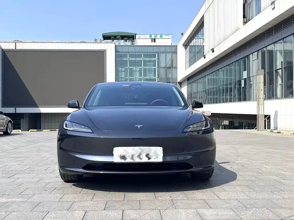 Tesla Model 3 — фото 6
