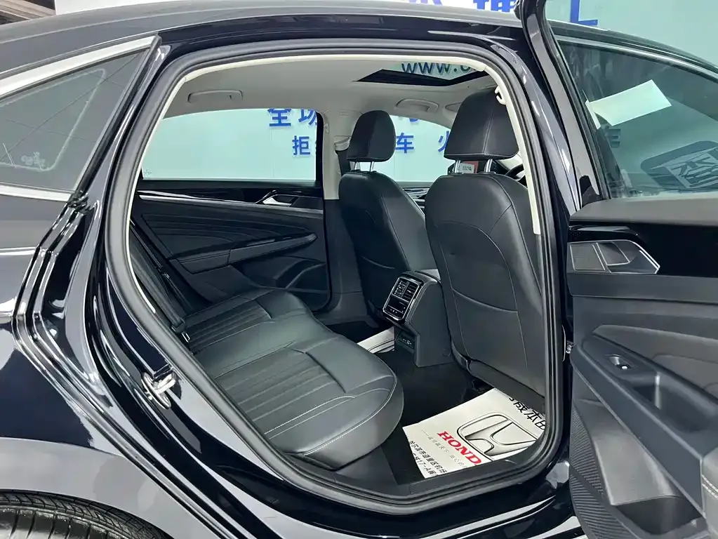 Volkswagen Passat — фото 5
