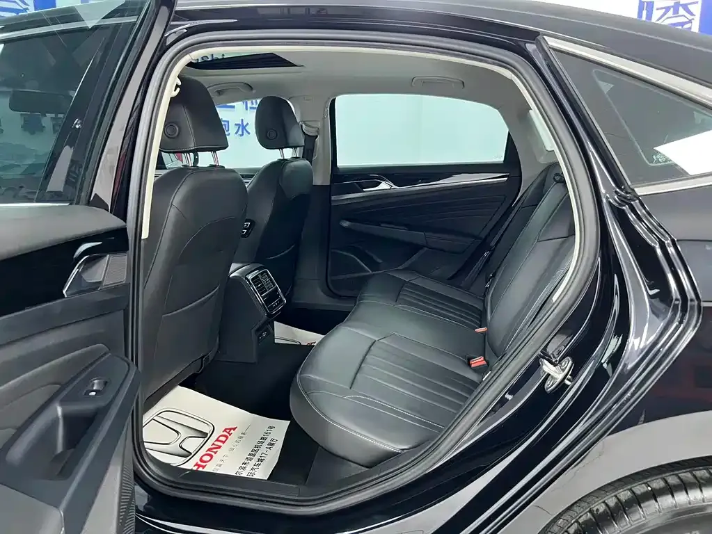 Volkswagen Passat — фото 9