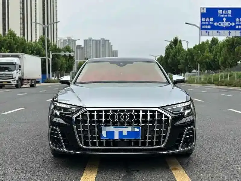 Audi A8 — фото 2
