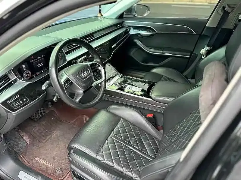 Audi A8 — фото 10
