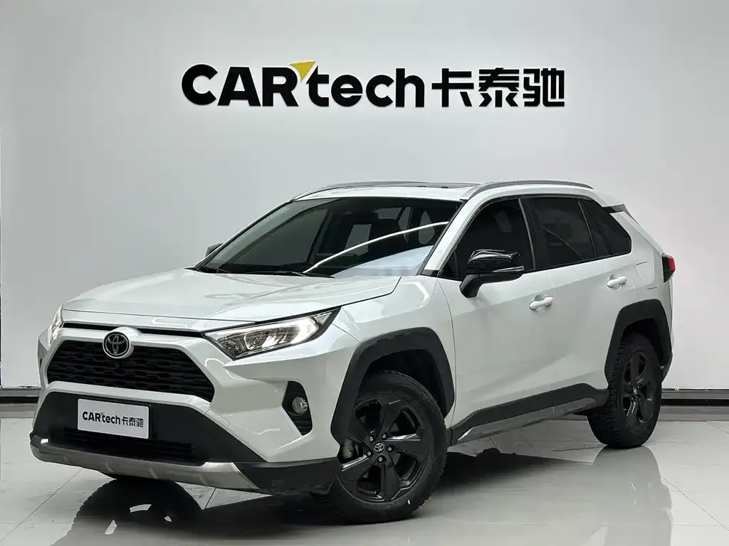 Toyota RAV4 — фото 3