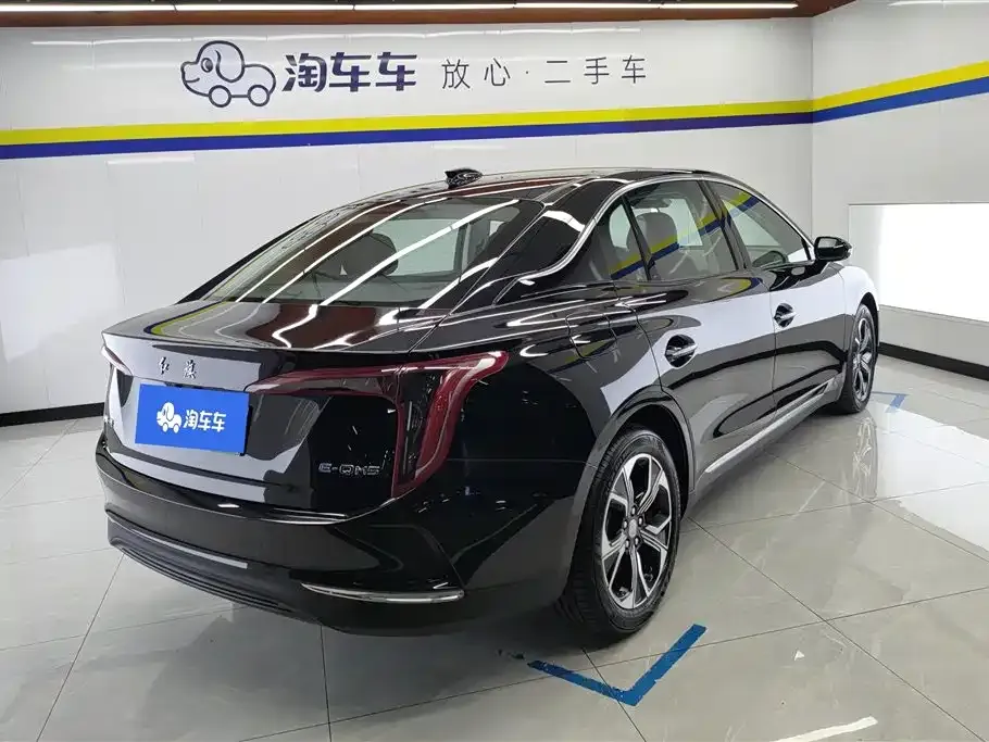 Hongqi E-QM5 — фото 2